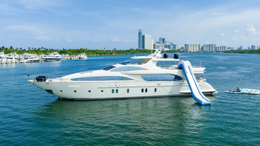 116ft Azimut Yacht