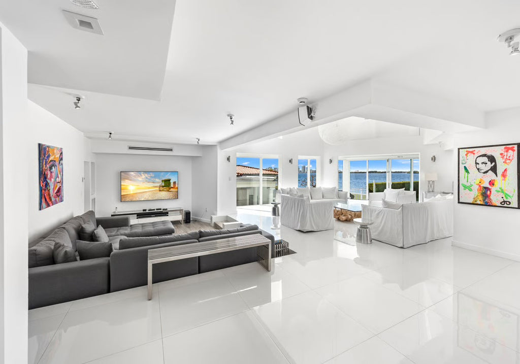 Villa Bay