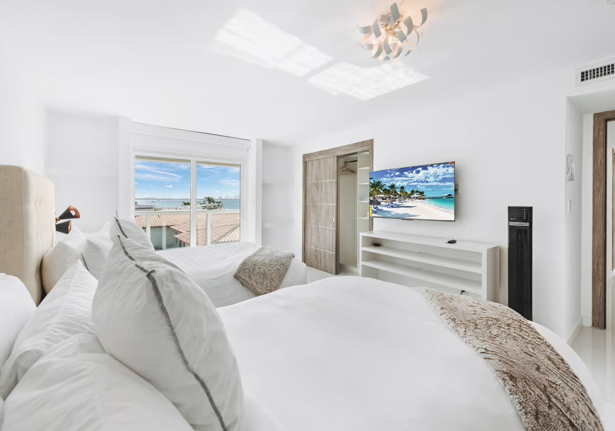 Villa Bay