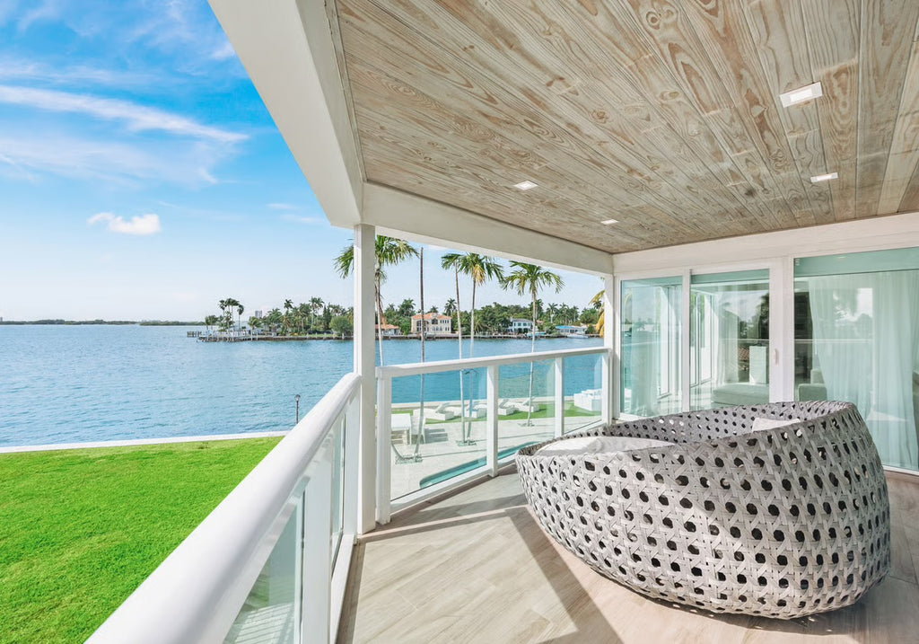 Villa Bay
