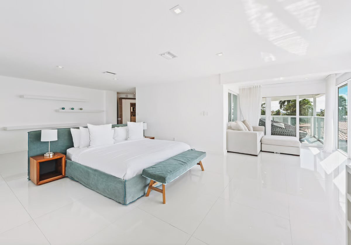 Villa Bay