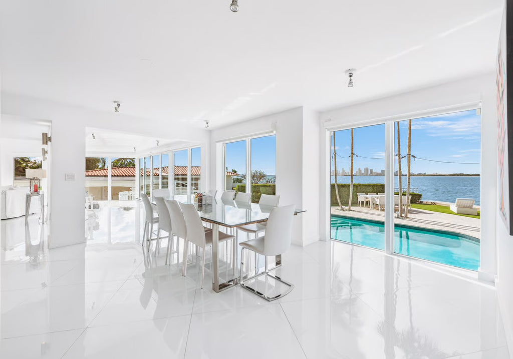 Villa Bay