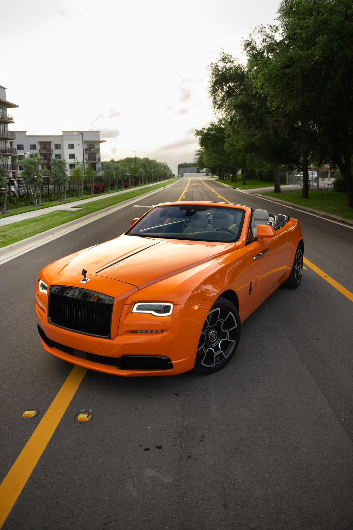 ROLLS-ROYCE Dawn Black Badge