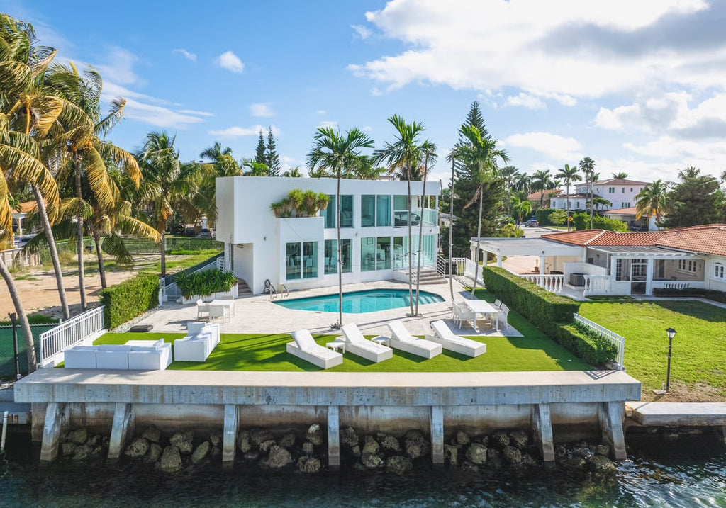 Villa Bay