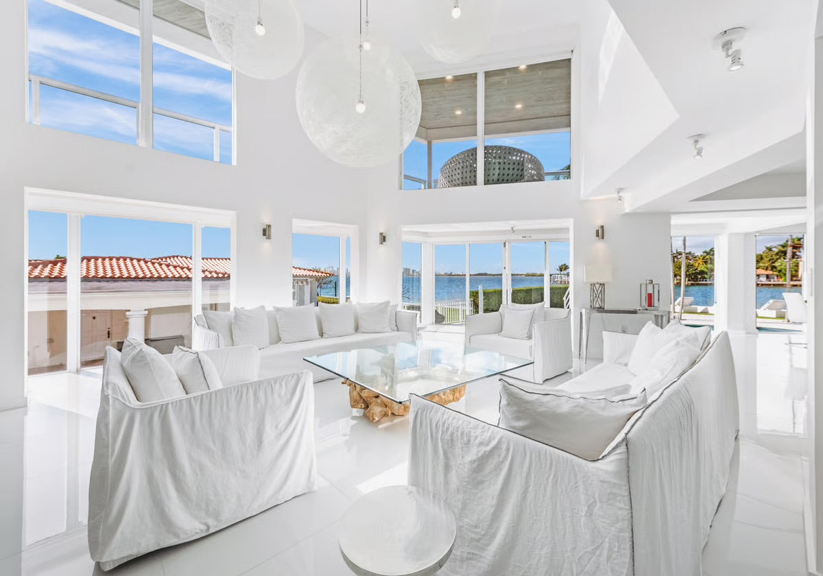 Villa Bay