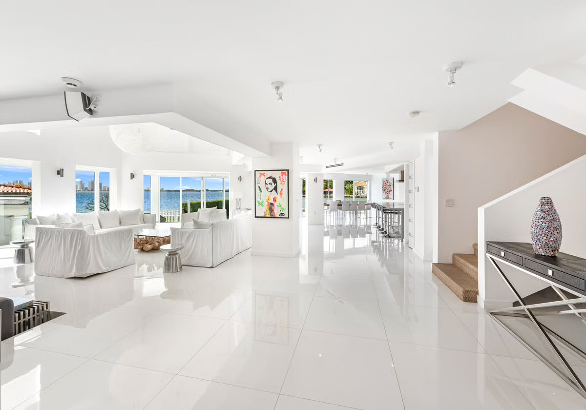 Villa Bay